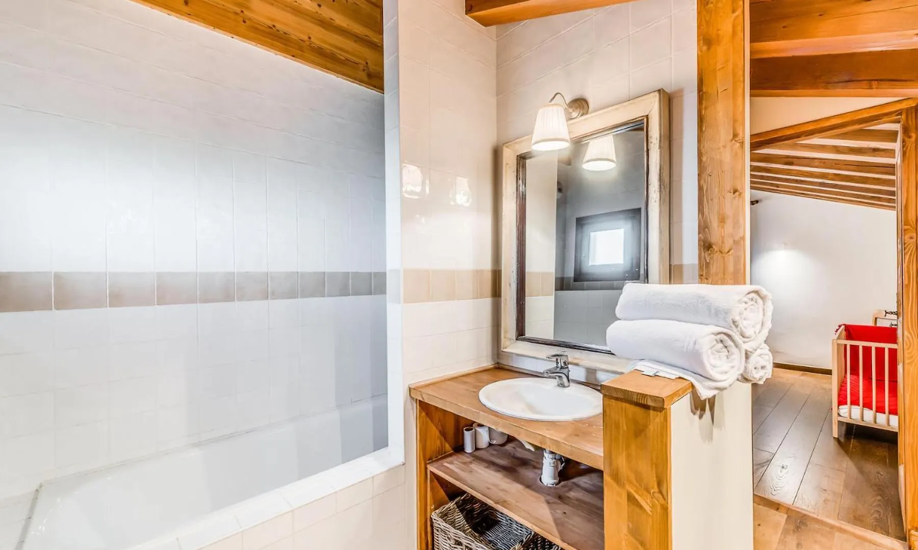 Chalet Whistler - Chalet 5 - 170M2 - 6 Chambres, 6 Salles De Bain, Sauna Et Jacuzzi Mae-3404 Les Boisses