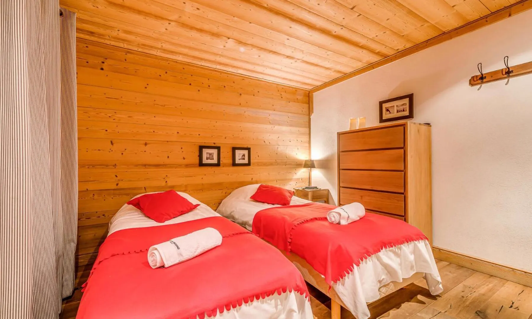 Chalet Whistler - Chalet 5 - 170M2 - 6 Chambres, 6 Salles De Bain, Sauna Et Jacuzzi Mae-3404 Les Boisses