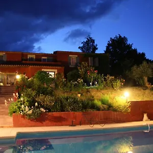 https://villa-des-roses-roussillon.fr-provencehotel.com